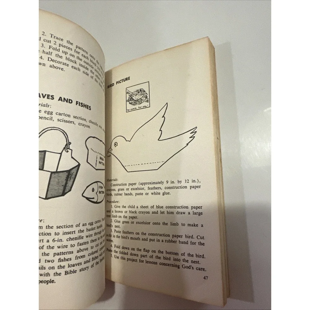 Vintage 1975, Pre-School Pocket Book Of Crafts,‎ Patricia Shely